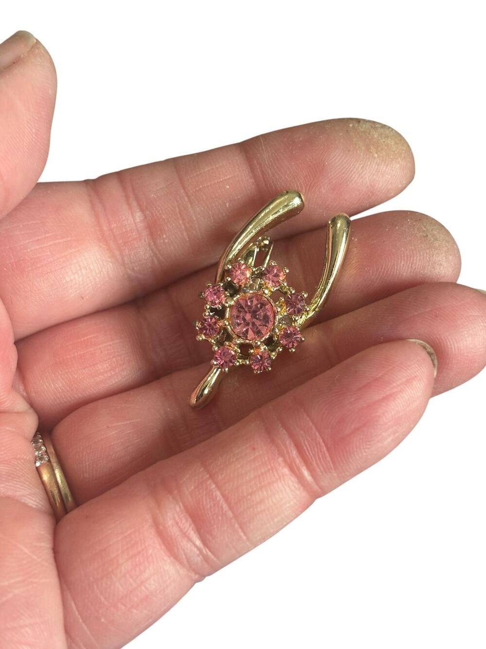 Vintage Pink Rhinestone Flower Brooch Pin Pendant Gold Tone Retro Jewelry